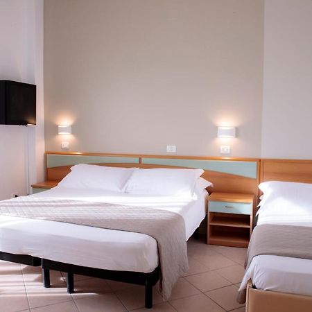 Hotel Holland Rimini Ngoại thất bức ảnh