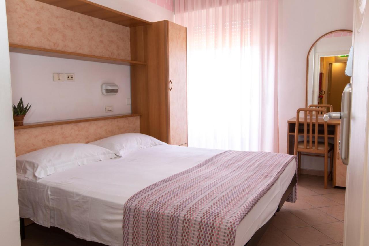 Hotel Holland Rimini Ngoại thất bức ảnh