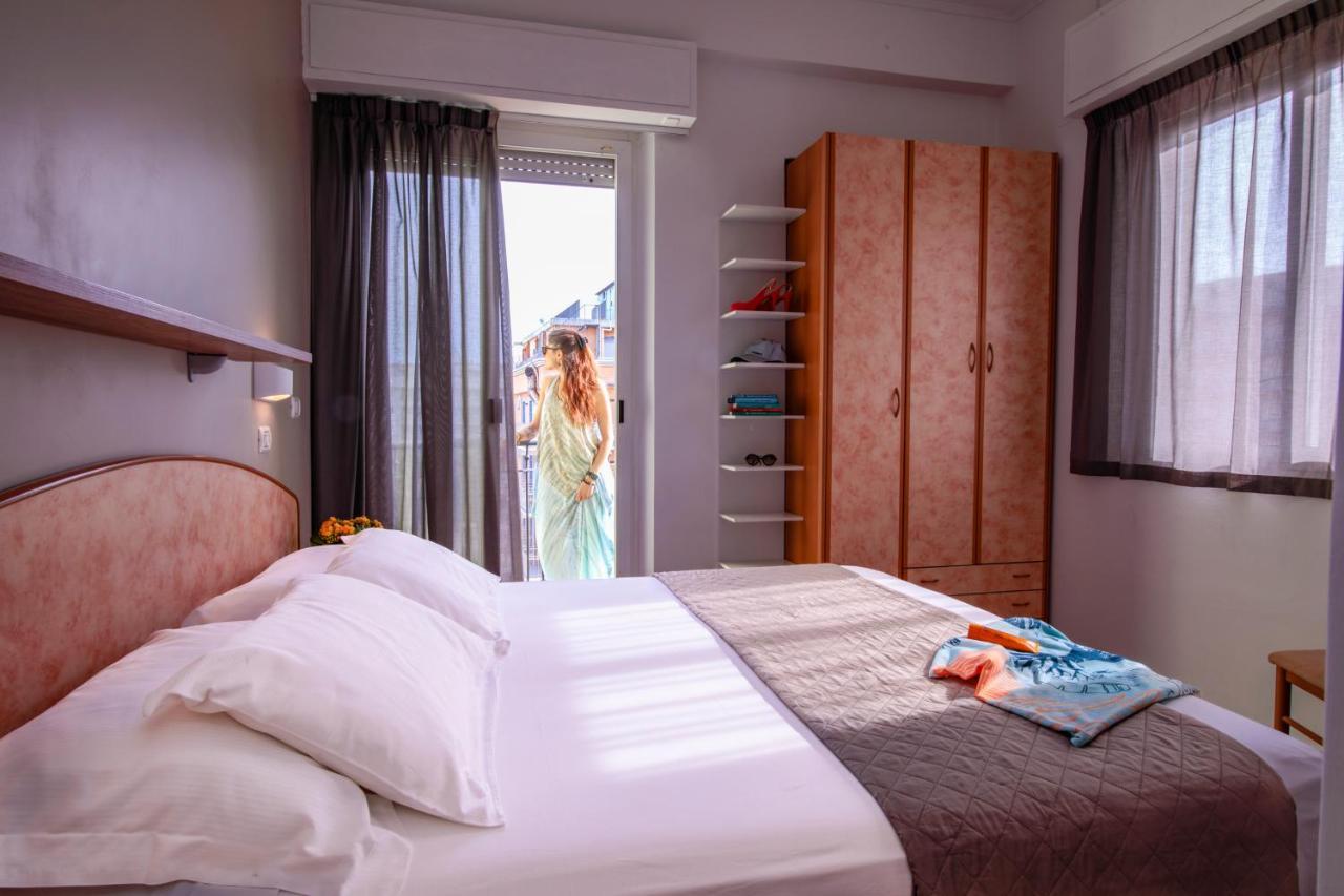 Hotel Holland Rimini Ngoại thất bức ảnh