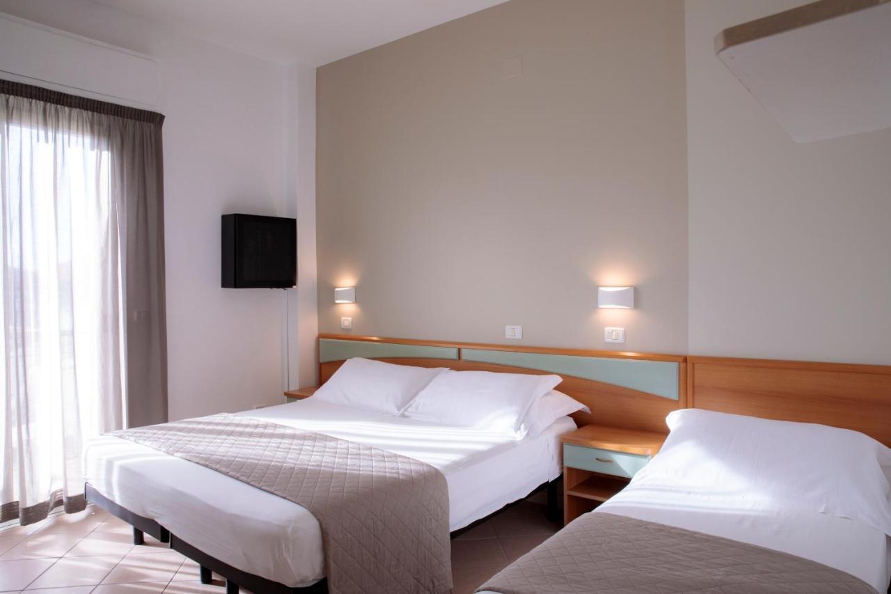 Hotel Holland Rimini Ngoại thất bức ảnh