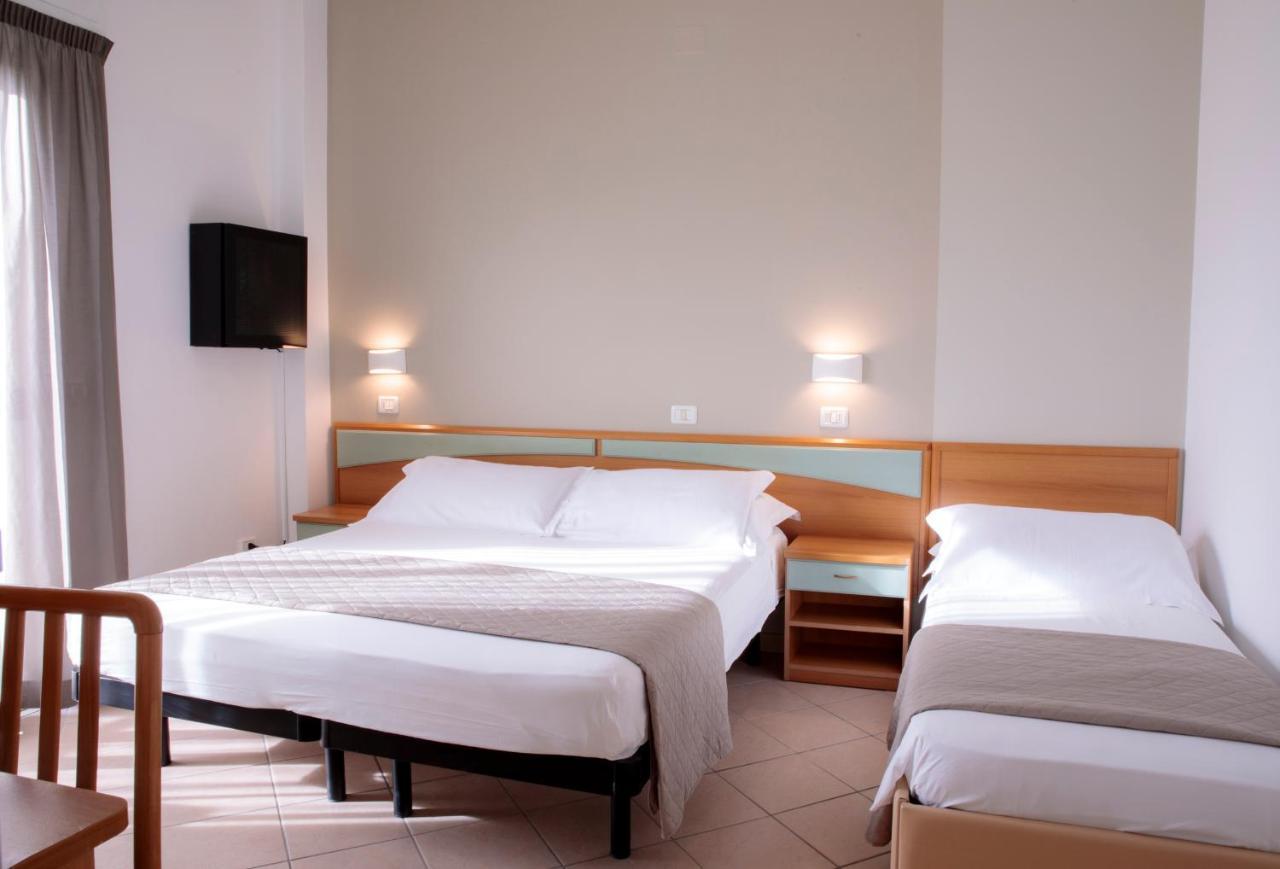Hotel Holland Rimini Ngoại thất bức ảnh