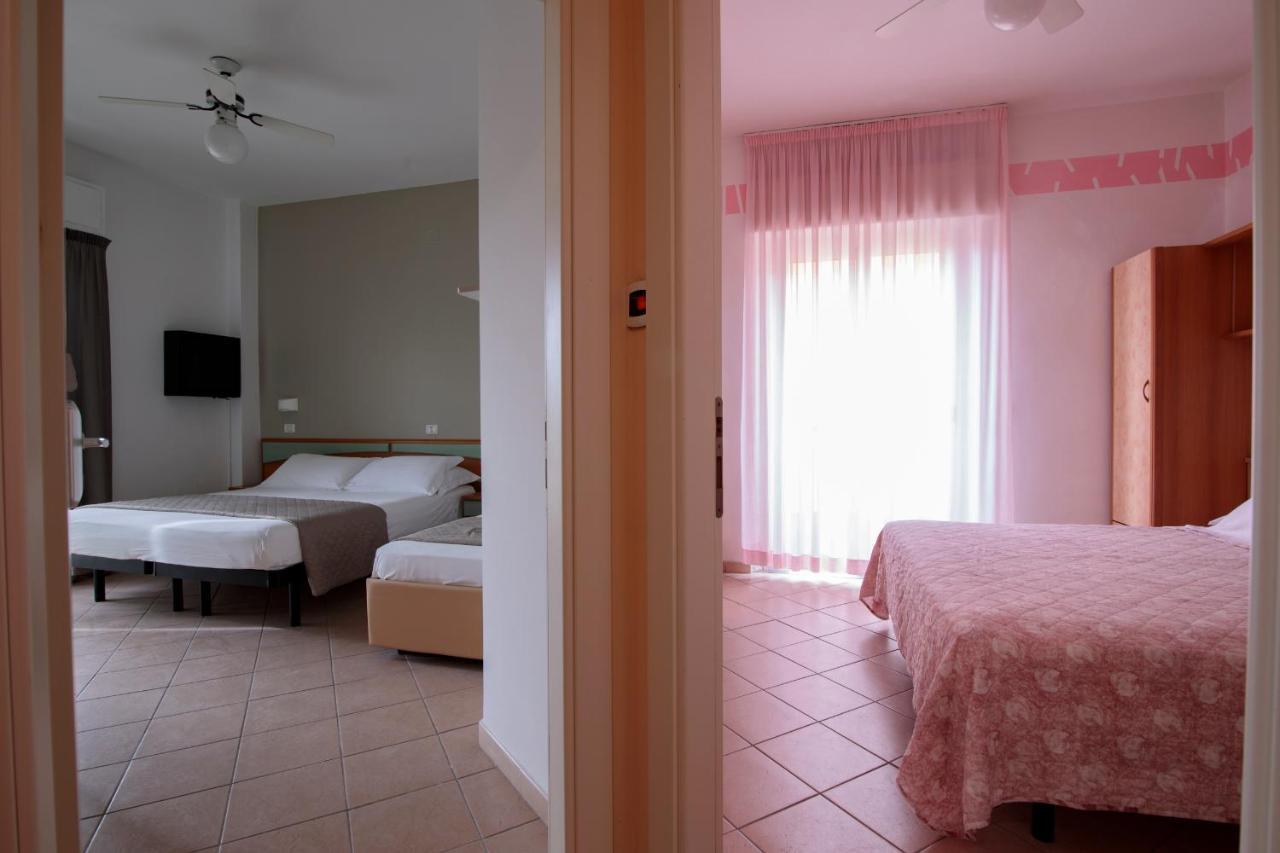 Hotel Holland Rimini Ngoại thất bức ảnh