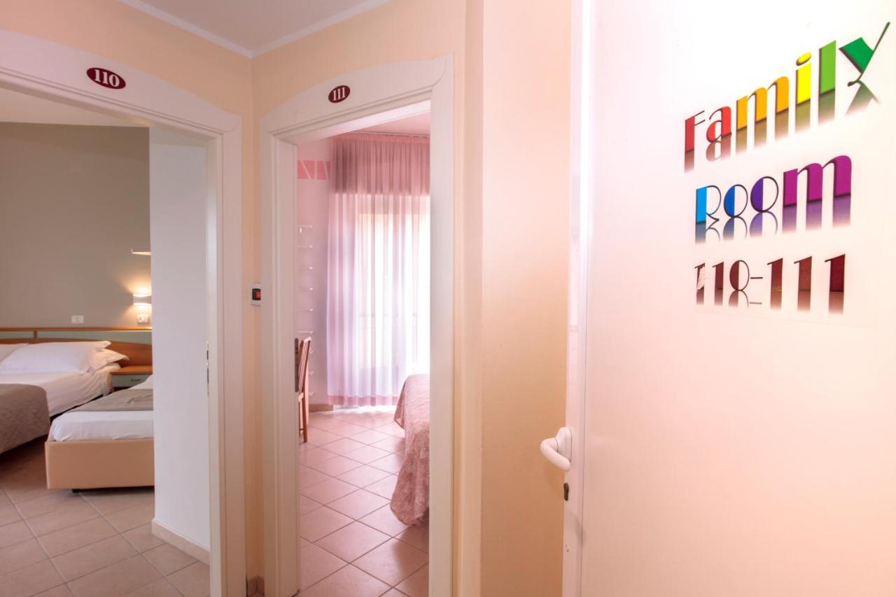 Hotel Holland Rimini Ngoại thất bức ảnh