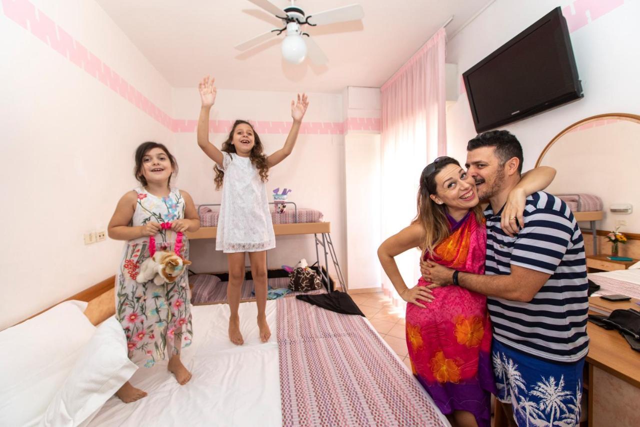 Hotel Holland Rimini Ngoại thất bức ảnh